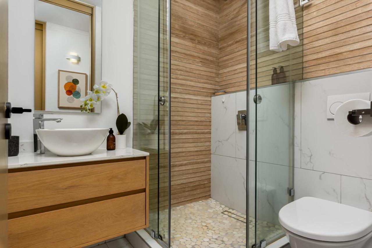La Fayette Floor Apartment *